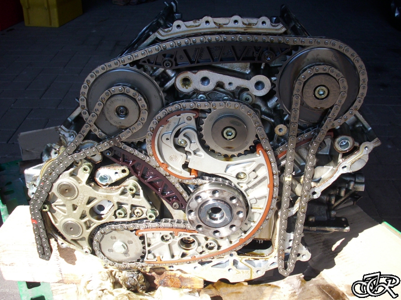 Audi 4,2 V8 Motortisch