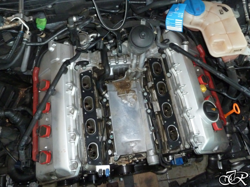 Audi 4,2 V8 Motortisch